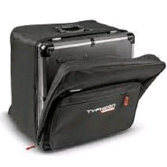 YUNEEC | Typhoon Case drone backpack - Picture 5 of 5